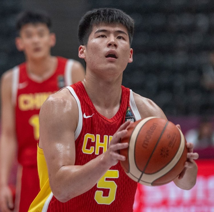 麦穗丰：假如球员态度都是正确的 那问题可能只会出在教练身上